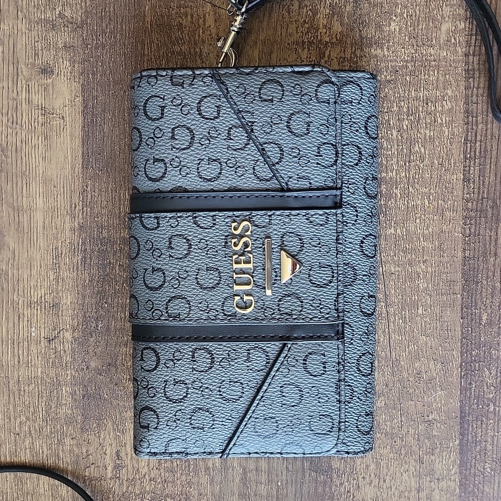 BNWT Guess grey and black wristlet